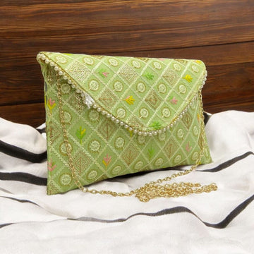 Slara Noor Clutch